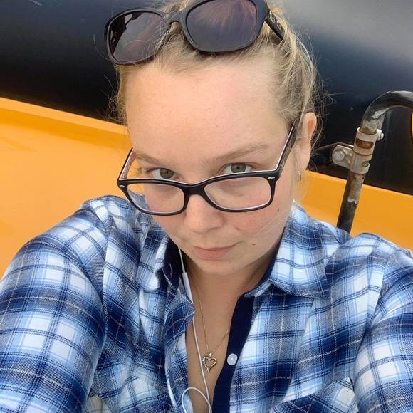 Meet your Posher, Stephanie - Picture 1 of 1